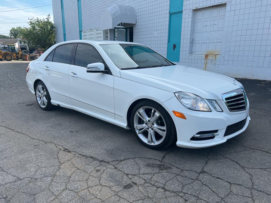 Used Mercedes-Benz E-Class 4dr Sdn E350 Luxury 4MATIC *Ltd Avail* 2013 | Dealertown Auto Wholesalers. Milford, Connecticut