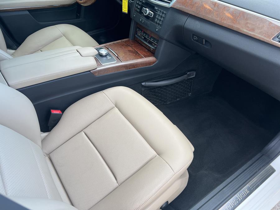 Used Mercedes-Benz E-Class 4dr Sdn E350 Luxury 4MATIC *Ltd Avail* 2013 | Dealertown Auto Wholesalers. Milford, Connecticut Used Mercedes-Benz E-Class 4dr Sdn E350 Luxury 4MATIC *Ltd Avail* 2013 | Dealertown Auto Wholesalers. Milford, Connecticut