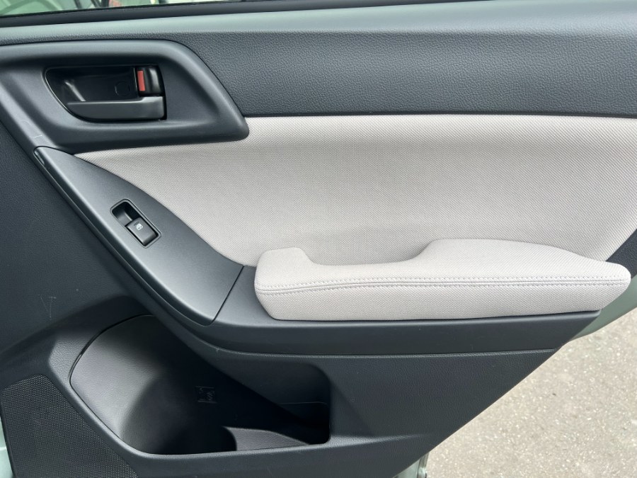 Used Subaru Forester 4dr CVT 2.5i Premium PZEV 2015 | Bristol Auto Center LLC. Bristol, Connecticut Used Subaru Forester 4dr CVT 2.5i Premium PZEV 2015 | Bristol Auto Center LLC. Bristol, Connecticut