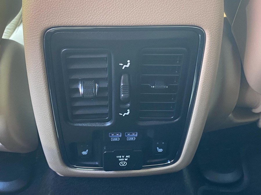 Used Jeep Grand Cherokee 4WD 4dr Limited 2015 | RT Auto Center LLC. Newark, New Jersey Used Jeep Grand Cherokee 4WD 4dr Limited 2015 | RT Auto Center LLC. Newark, New Jersey
