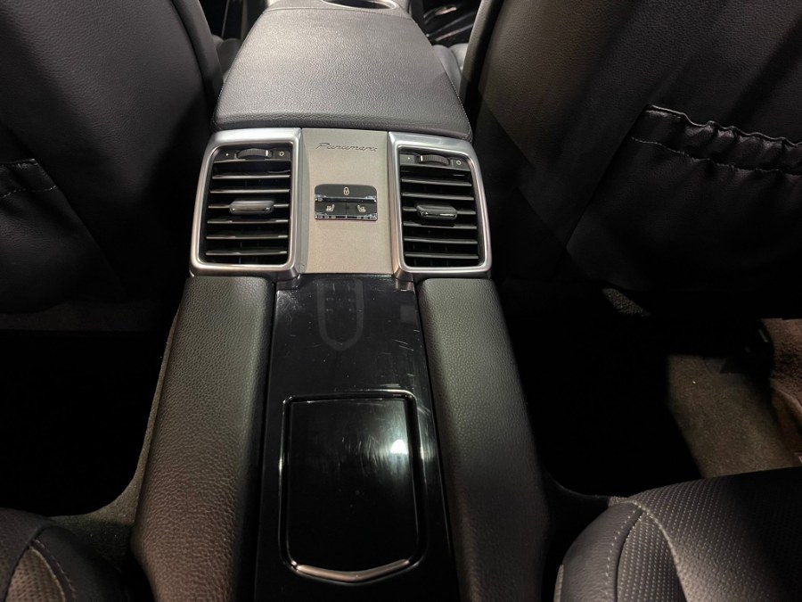 Used Porsche Panamera 4dr HB 2014 | RT Auto Center LLC. Newark, New Jersey Used Porsche Panamera 4dr HB 2014 | RT Auto Center LLC. Newark, New Jersey