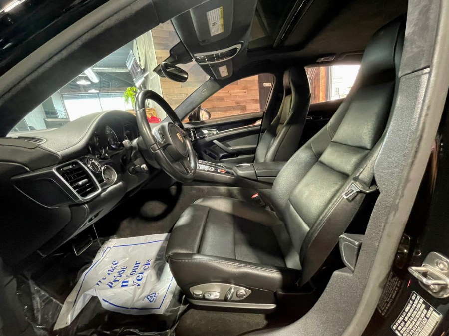 Used Porsche Panamera 4dr HB 2014 | RT Auto Center LLC. Newark, New Jersey Used Porsche Panamera 4dr HB 2014 | RT Auto Center LLC. Newark, New Jersey
