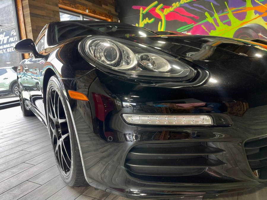 Used Porsche Panamera 4dr HB 2014 | RT Auto Center LLC. Newark, New Jersey Used Porsche Panamera 4dr HB 2014 | RT Auto Center LLC. Newark, New Jersey