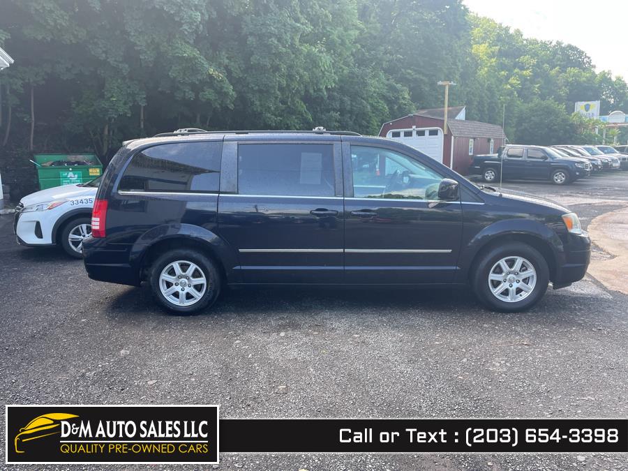 Used Chrysler Town & Country 4dr Wgn Touring 2010 | D&M Auto Sales LLC. Meriden, Connecticut