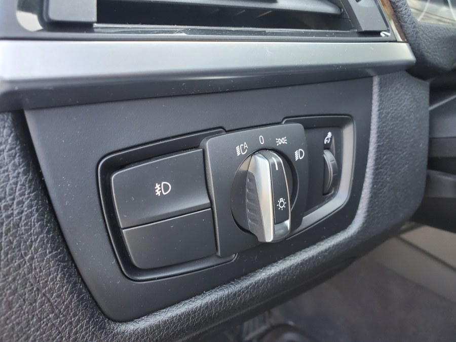 Used BMW 3 Series 4dr Sdn 320i xDrive AWD 2013 | Band of Brothers. Hyde Park, Massachusetts Used BMW 3 Series 4dr Sdn 320i xDrive AWD 2013 | Band of Brothers. Hyde Park, Massachusetts