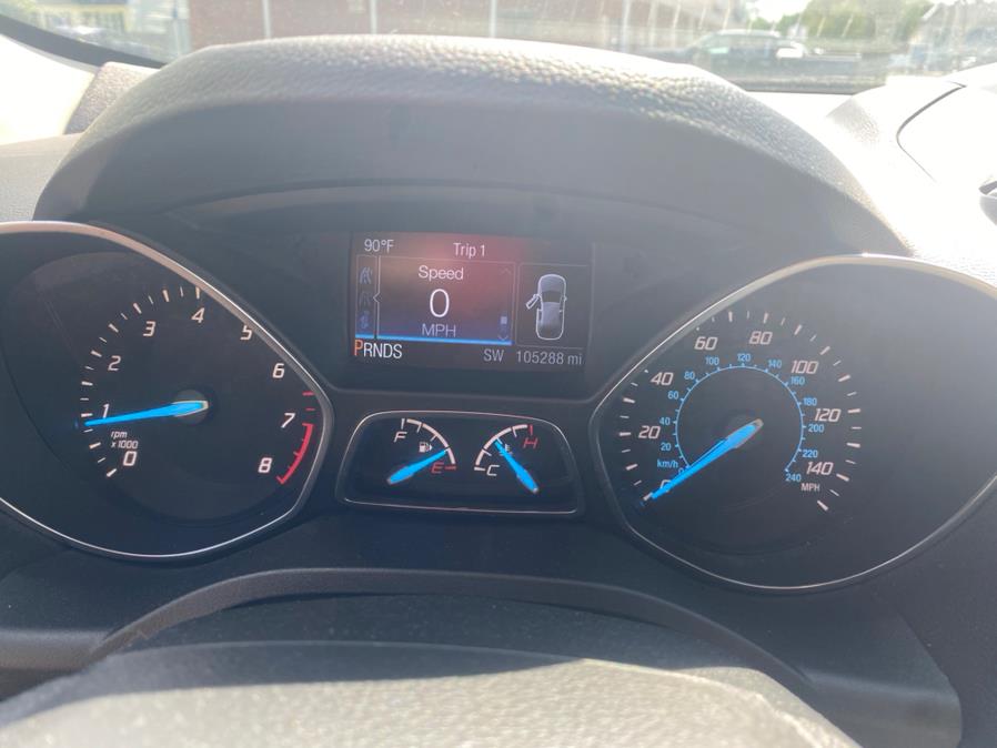 2015 Ford Escape 4WD 4dr SE, available for sale in Agawam, Massachusetts | Malkoon Motors. Agawam, Massachusetts 2015 Ford Escape 4WD 4dr SE, available for sale in Agawam, Massachusetts | Malkoon Motors. Agawam, Massachusetts