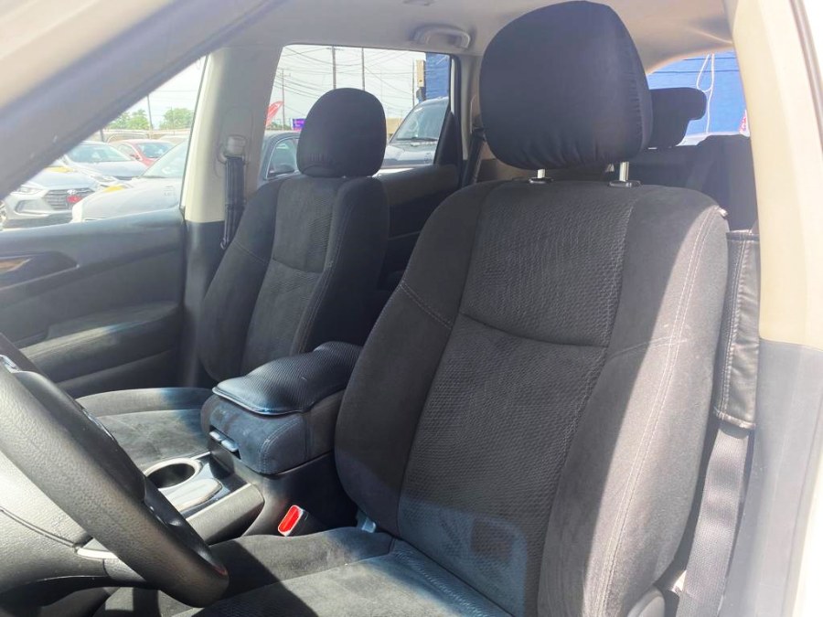 2016 Nissan Pathfinder 2WD 4dr S, available for sale in Temple Hills, Maryland | Temple Hills Used Car. Temple Hills, Maryland 2016 Nissan Pathfinder 2WD 4dr S, available for sale in Temple Hills, Maryland | Temple Hills Used Car. Temple Hills, Maryland