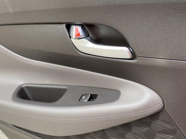 Used Hyundai Santa Fe SE 2.4 2019 | Eastchester Motor Cars. Bronx, New York Used Hyundai Santa Fe SE 2.4 2019 | Eastchester Motor Cars. Bronx, New York