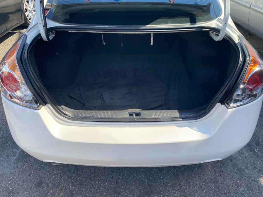 Used Nissan Altima 4dr Sdn V6 CVT 3.5 SR 2010 | Middle Village Motors . Middle Village, New York Used Nissan Altima 4dr Sdn V6 CVT 3.5 SR 2010 | Middle Village Motors . Middle Village, New York