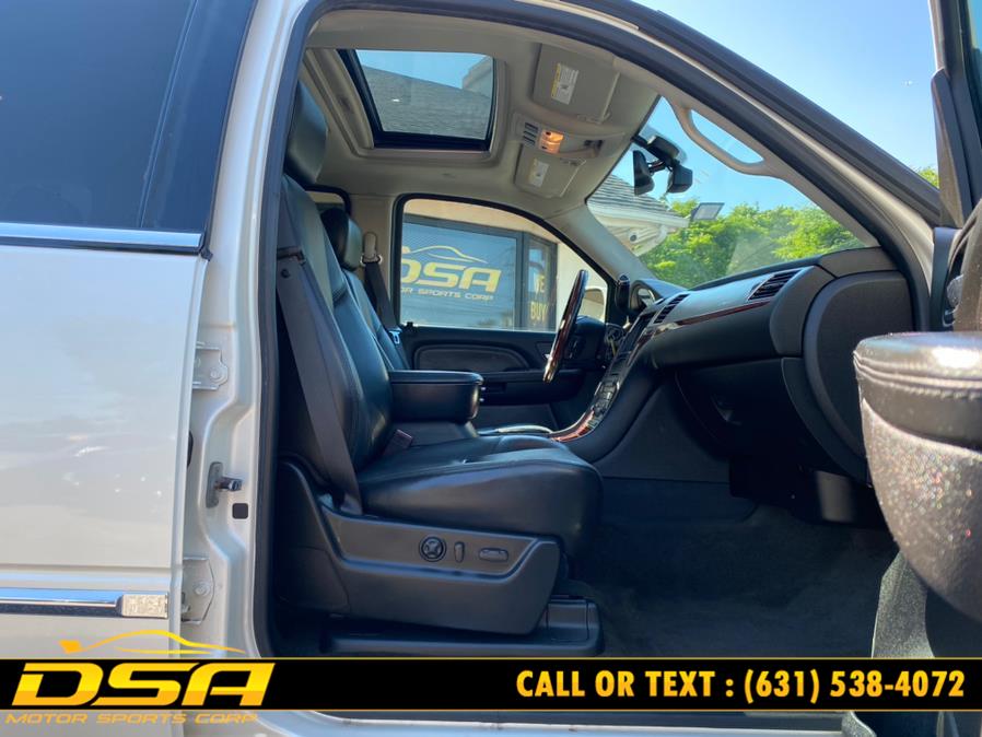 2007 Cadillac Escalade AWD 4dr, available for sale in Commack, New York | DSA Motor Sports Corp. Commack, New York 2007 Cadillac Escalade AWD 4dr, available for sale in Commack, New York | DSA Motor Sports Corp. Commack, New York