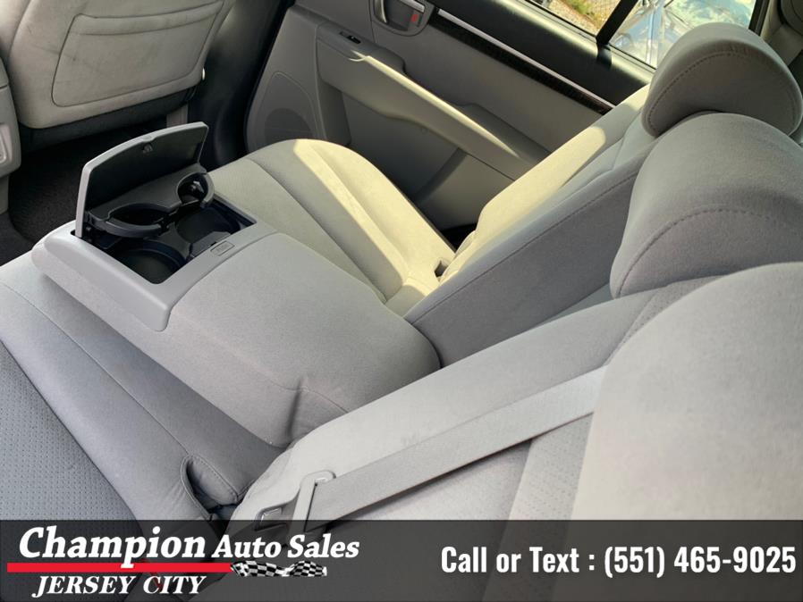 2009 Hyundai Santa Fe AWD 4dr Auto SE, available for sale in Jersey City, New Jersey | Champion Auto Sales. Jersey City, New Jersey 2009 Hyundai Santa Fe AWD 4dr Auto SE, available for sale in Jersey City, New Jersey | Champion Auto Sales. Jersey City, New Jersey