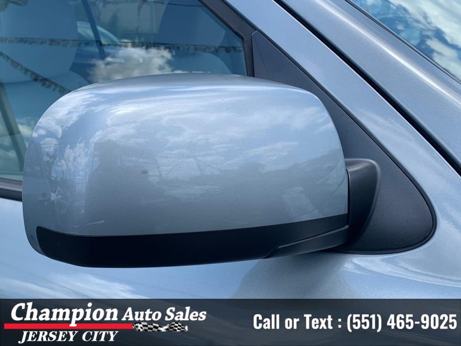 2009 Hyundai Santa Fe AWD 4dr Auto SE, available for sale in Jersey City, New Jersey | Champion Auto Sales. Jersey City, New Jersey 2009 Hyundai Santa Fe AWD 4dr Auto SE, available for sale in Jersey City, New Jersey | Champion Auto Sales. Jersey City, New Jersey