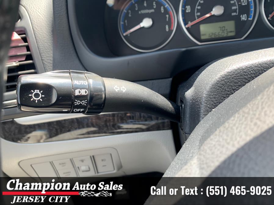 2009 Hyundai Santa Fe AWD 4dr Auto SE, available for sale in Jersey City, New Jersey | Champion Auto Sales. Jersey City, New Jersey 2009 Hyundai Santa Fe AWD 4dr Auto SE, available for sale in Jersey City, New Jersey | Champion Auto Sales. Jersey City, New Jersey