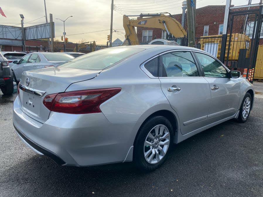 Used Nissan Altima 2.5 SR Sedan 2018 | First World Auto. Jamaica, New York Used Nissan Altima 2.5 SR Sedan 2018 | First World Auto. Jamaica, New York