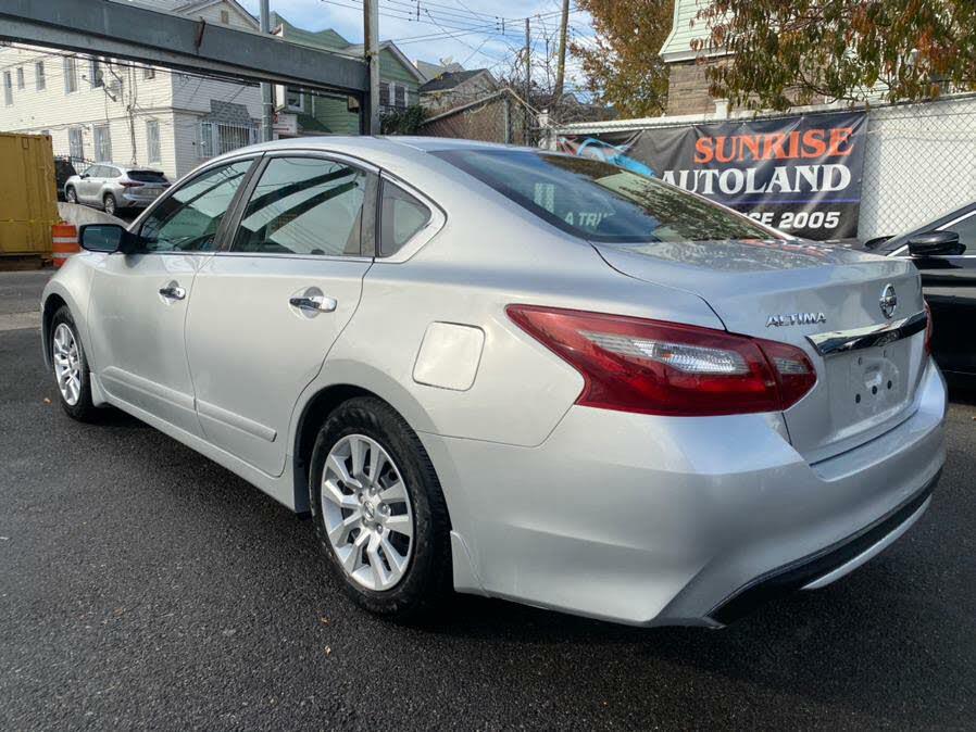 Used Nissan Altima 2.5 SR Sedan 2018 | First World Auto. Jamaica, New York Used Nissan Altima 2.5 SR Sedan 2018 | First World Auto. Jamaica, New York