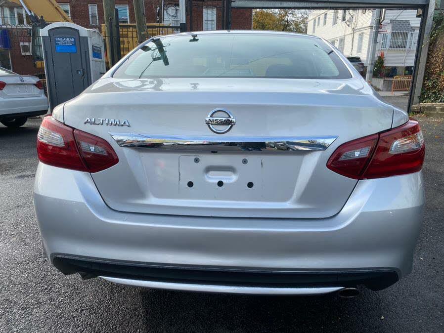 Used Nissan Altima 2.5 SR Sedan 2018 | First World Auto. Jamaica, New York Used Nissan Altima 2.5 SR Sedan 2018 | First World Auto. Jamaica, New York