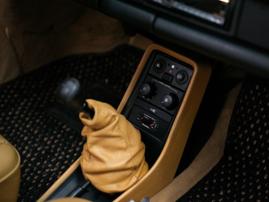 Used Porsche 911 Carrera 2dr Coupe 4-Spd Turbo 1987 | Meccanic Shop North Inc. North Salem, New York Used Porsche 911 Carrera 2dr Coupe 4-Spd Turbo 1987 | Meccanic Shop North Inc. North Salem, New York