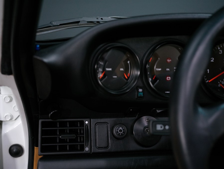 Used Porsche 911 Carrera 2dr Coupe 4-Spd Turbo 1987 | Meccanic Shop North Inc. North Salem, New York Used Porsche 911 Carrera 2dr Coupe 4-Spd Turbo 1987 | Meccanic Shop North Inc. North Salem, New York