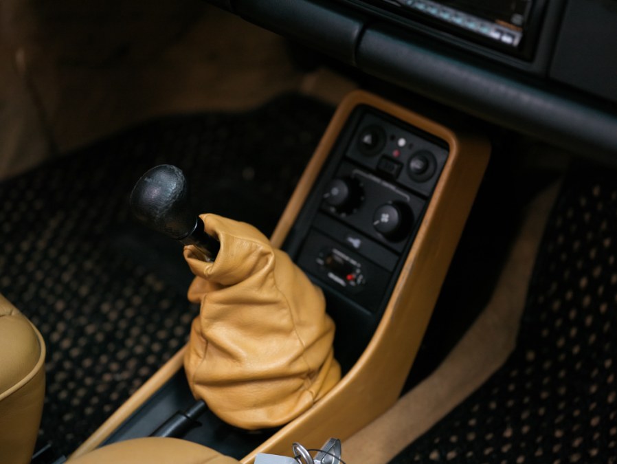 Used Porsche 911 Carrera 2dr Coupe 4-Spd Turbo 1987 | Meccanic Shop North Inc. North Salem, New York Used Porsche 911 Carrera 2dr Coupe 4-Spd Turbo 1987 | Meccanic Shop North Inc. North Salem, New York