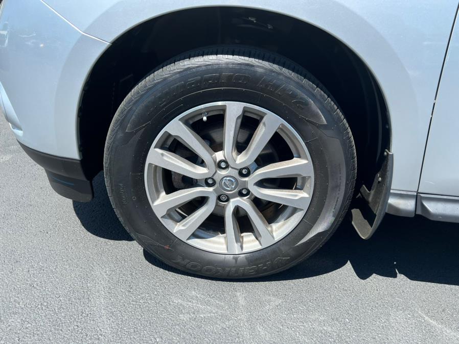 2014 Nissan Pathfinder 4WD 4dr S, available for sale in East Windsor, Connecticut | Century Auto And Truck. East Windsor, Connecticut 2014 Nissan Pathfinder 4WD 4dr S, available for sale in East Windsor, Connecticut | Century Auto And Truck. East Windsor, Connecticut