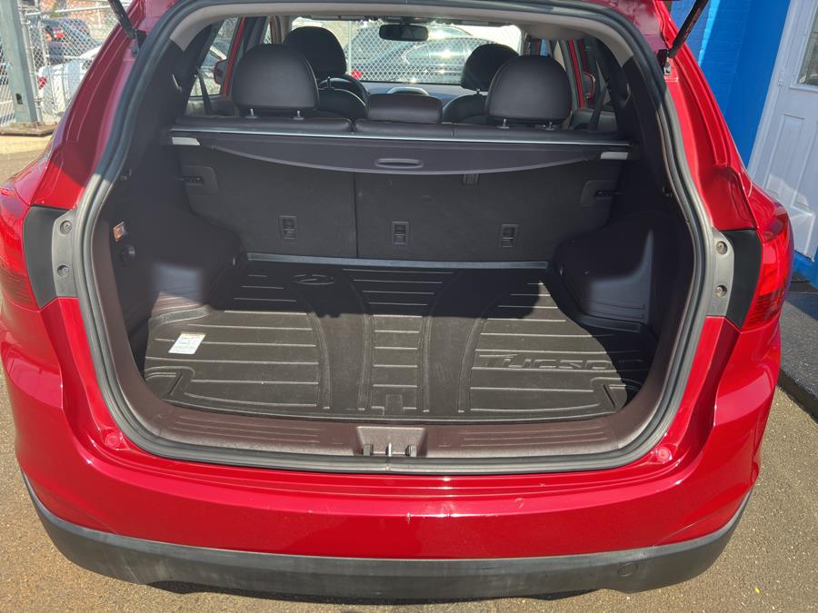 Used Hyundai Tucson AWD 4dr Auto Limited 2011 | Harbor View Auto Sales LLC. Stamford, Connecticut Used Hyundai Tucson AWD 4dr Auto Limited 2011 | Harbor View Auto Sales LLC. Stamford, Connecticut