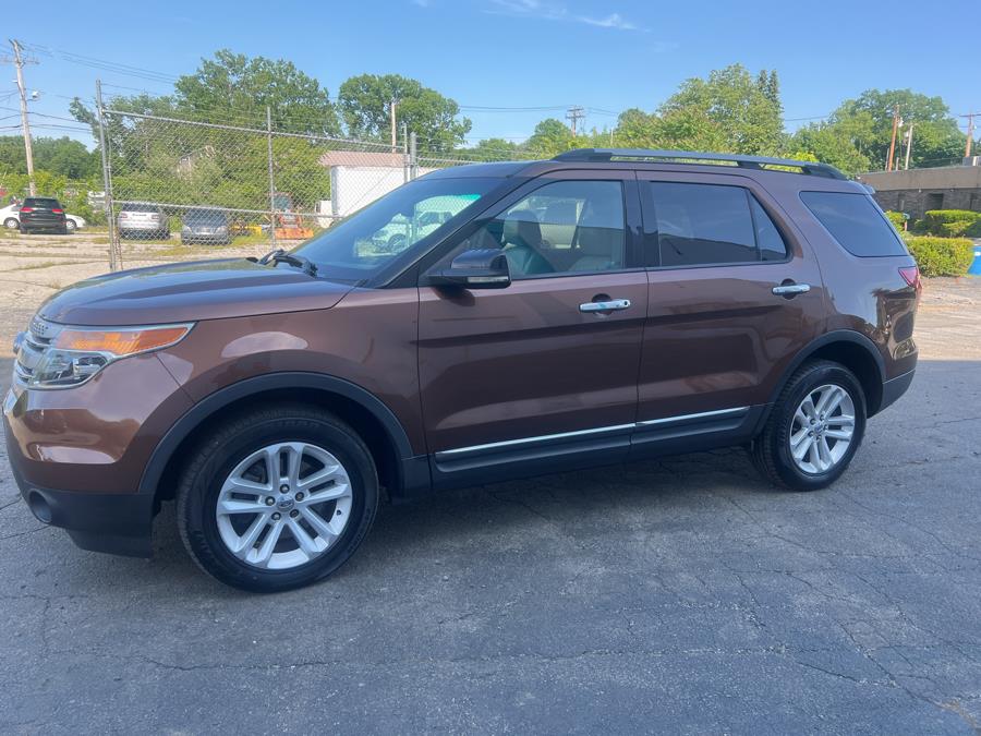 Used Ford Explorer 4WD 4dr XLT 2011 | Dealertown Auto Wholesalers. Milford, Connecticut Used Ford Explorer 4WD 4dr XLT 2011 | Dealertown Auto Wholesalers. Milford, Connecticut