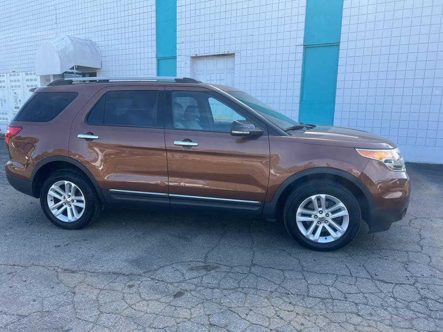Used Ford Explorer 4WD 4dr XLT 2011 | Dealertown Auto Wholesalers. Milford, Connecticut Used Ford Explorer 4WD 4dr XLT 2011 | Dealertown Auto Wholesalers. Milford, Connecticut