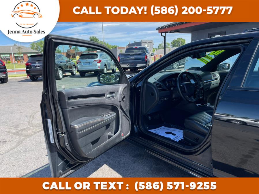 Used Chrysler 300 4dr Sdn 300S Alloy Edition AWD 2016 | Jenna Auto Sale Inc. Roseville, Michigan Used Chrysler 300 4dr Sdn 300S Alloy Edition AWD 2016 | Jenna Auto Sale Inc. Roseville, Michigan