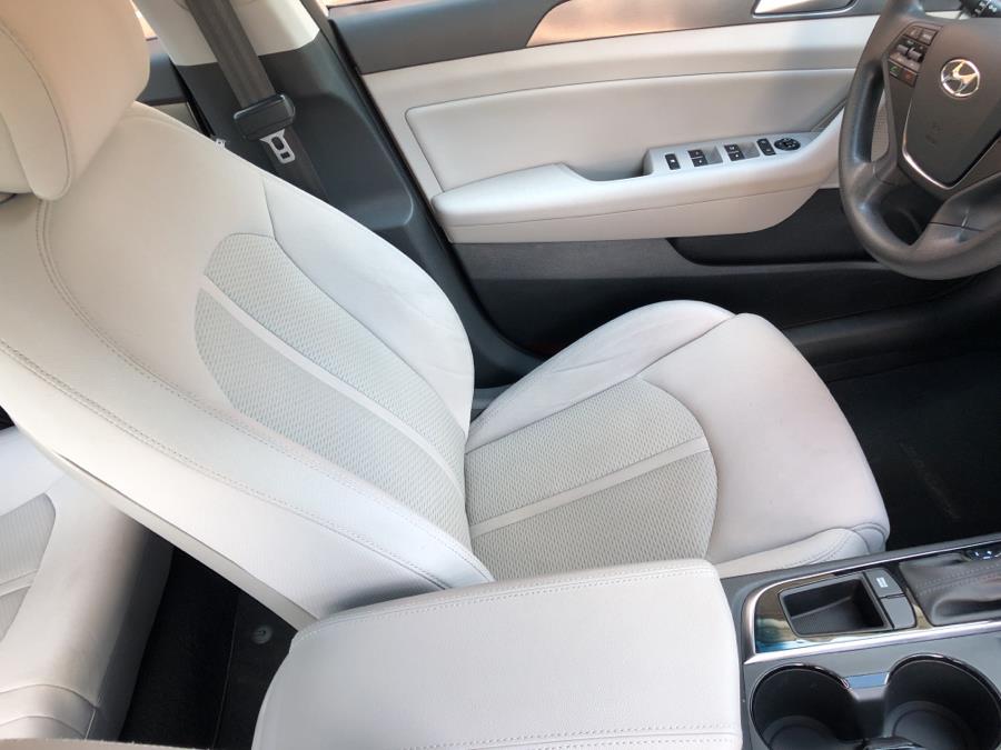2017 Hyundai Sonata Sport 2.4L PZEV Sport, available for sale in Waterbury, Connecticut | National Auto Brokers, Inc.. Waterbury, Connecticut 2017 Hyundai Sonata Sport 2.4L PZEV Sport, available for sale in Waterbury, Connecticut | National Auto Brokers, Inc.. Waterbury, Connecticut
