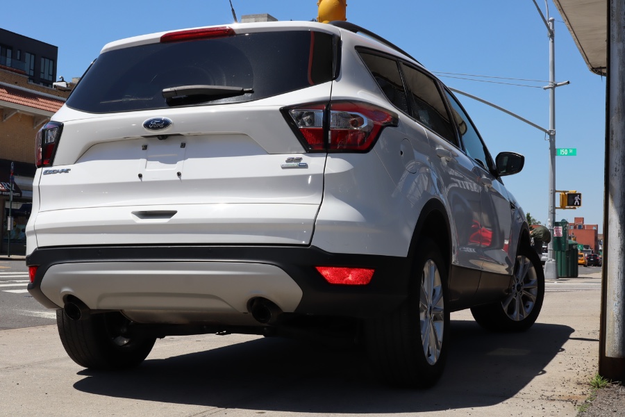 Used Ford Escape SE 4WD 2017 | Hillside Auto Mall Inc.. Jamaica, New York Used Ford Escape SE 4WD 2017 | Hillside Auto Mall Inc.. Jamaica, New York