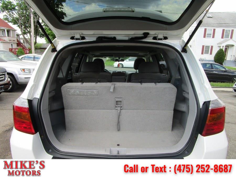 2008 Toyota Highlander 4WD 4dr Sport, available for sale in Stratford, Connecticut | Mike's Motors LLC. Stratford, Connecticut 2008 Toyota Highlander 4WD 4dr Sport, available for sale in Stratford, Connecticut | Mike's Motors LLC. Stratford, Connecticut