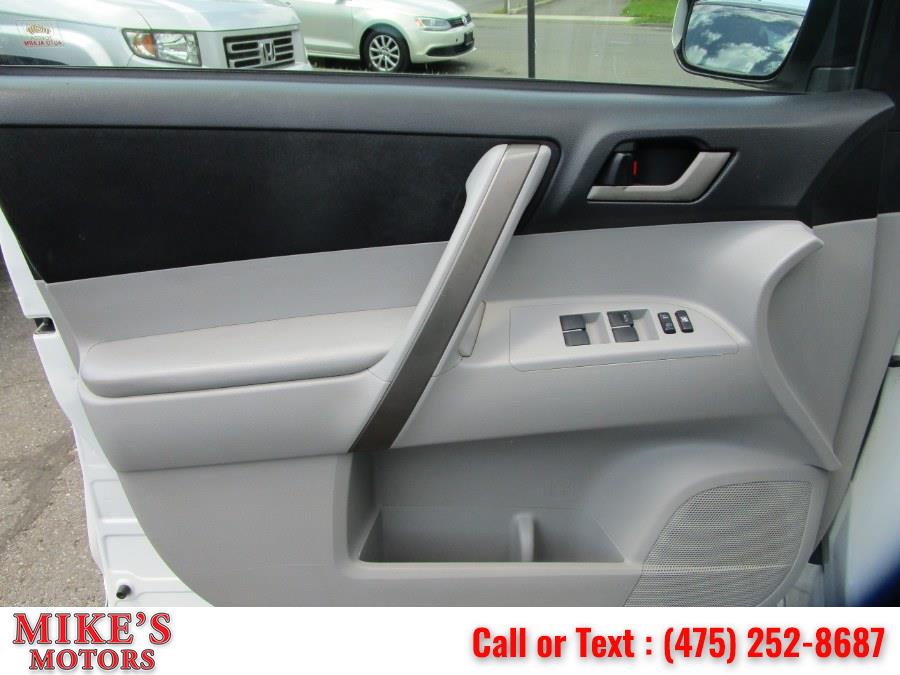 2008 Toyota Highlander 4WD 4dr Sport, available for sale in Stratford, Connecticut | Mike's Motors LLC. Stratford, Connecticut 2008 Toyota Highlander 4WD 4dr Sport, available for sale in Stratford, Connecticut | Mike's Motors LLC. Stratford, Connecticut