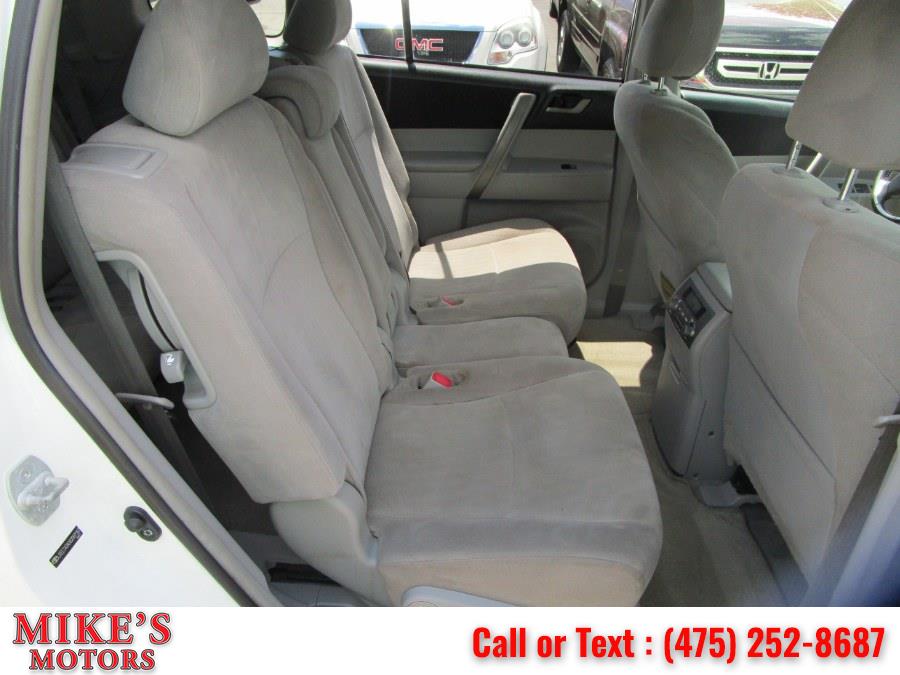 2008 Toyota Highlander 4WD 4dr Sport, available for sale in Stratford, Connecticut | Mike's Motors LLC. Stratford, Connecticut 2008 Toyota Highlander 4WD 4dr Sport, available for sale in Stratford, Connecticut | Mike's Motors LLC. Stratford, Connecticut