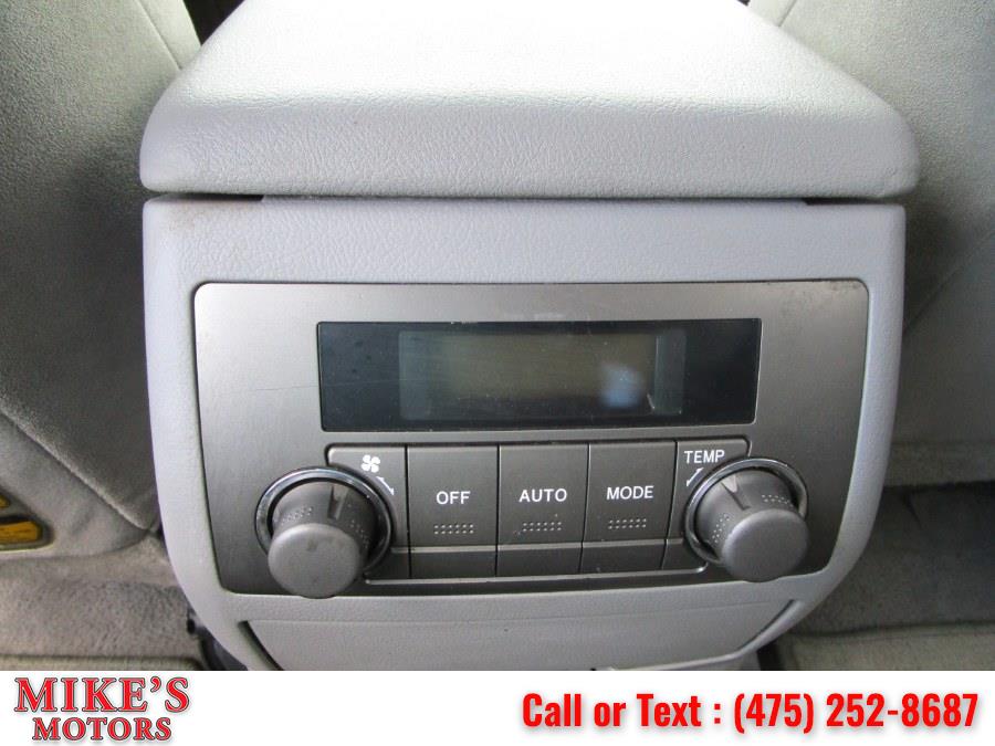 2008 Toyota Highlander 4WD 4dr Sport, available for sale in Stratford, Connecticut | Mike's Motors LLC. Stratford, Connecticut 2008 Toyota Highlander 4WD 4dr Sport, available for sale in Stratford, Connecticut | Mike's Motors LLC. Stratford, Connecticut
