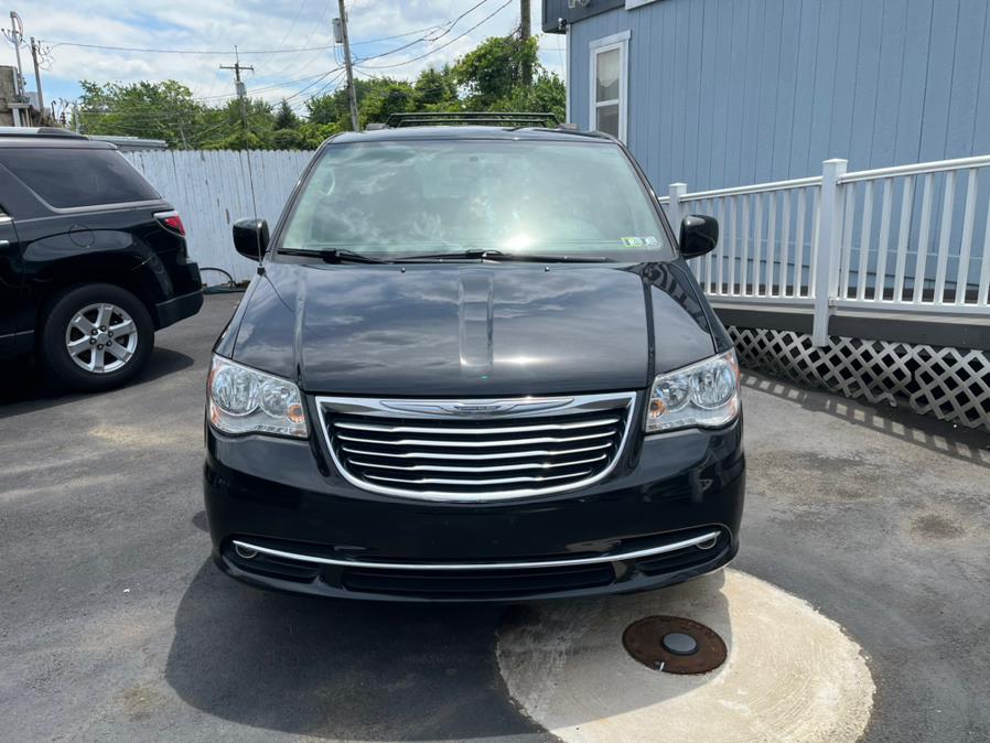 2016 Chrysler Town & Country 4dr Wgn Touring, available for sale in Levittown, Pennsylvania | Levittown Auto. Levittown, Pennsylvania 2016 Chrysler Town & Country 4dr Wgn Touring, available for sale in Levittown, Pennsylvania | Levittown Auto. Levittown, Pennsylvania