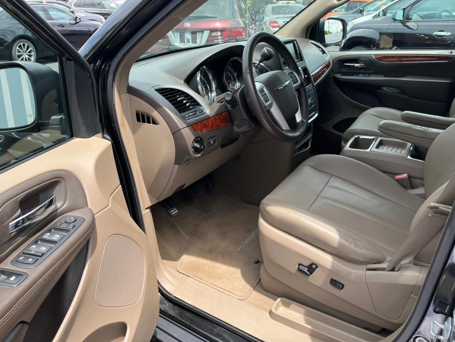 2016 Chrysler Town & Country 4dr Wgn Touring, available for sale in Levittown, Pennsylvania | Levittown Auto. Levittown, Pennsylvania 2016 Chrysler Town & Country 4dr Wgn Touring, available for sale in Levittown, Pennsylvania | Levittown Auto. Levittown, Pennsylvania