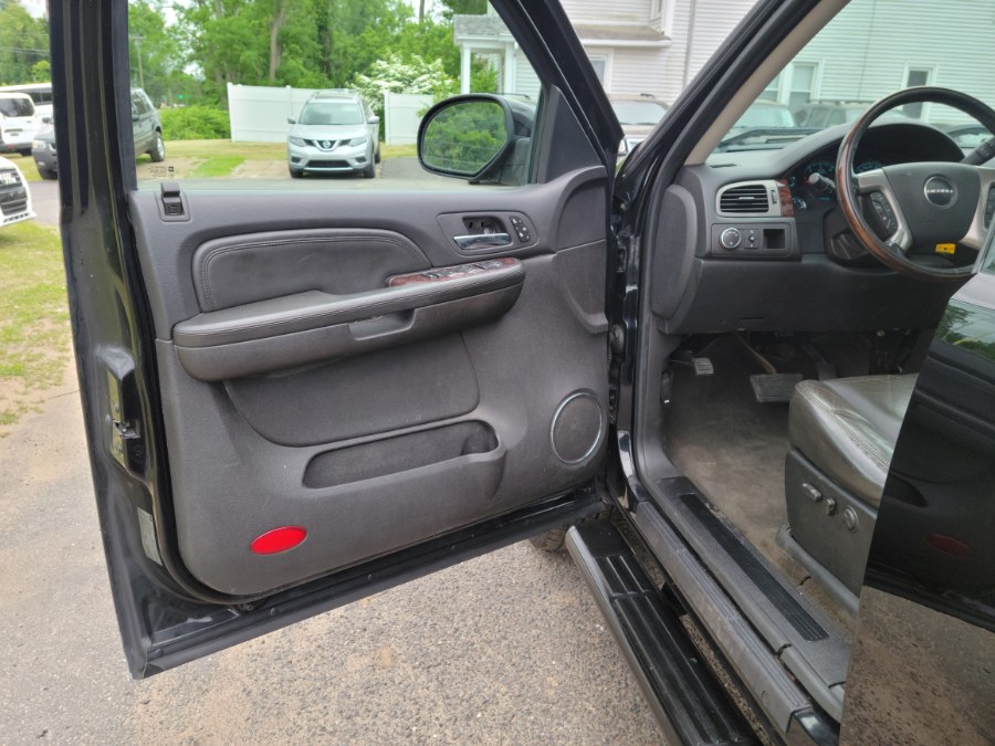 Used GMC Sierra Denali AWD Crew Cab 143.5"Leather Roof DVD Navi LOADED 2008 | Toro Auto. East Windsor, Connecticut Used GMC Sierra Denali AWD Crew Cab 143.5"Leather Roof DVD Navi LOADED 2008 | Toro Auto. East Windsor, Connecticut