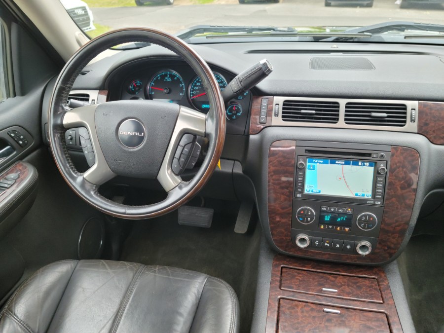 Used GMC Sierra Denali AWD Crew Cab 143.5"Leather Roof DVD Navi LOADED 2008 | Toro Auto. East Windsor, Connecticut Used GMC Sierra Denali AWD Crew Cab 143.5"Leather Roof DVD Navi LOADED 2008 | Toro Auto. East Windsor, Connecticut