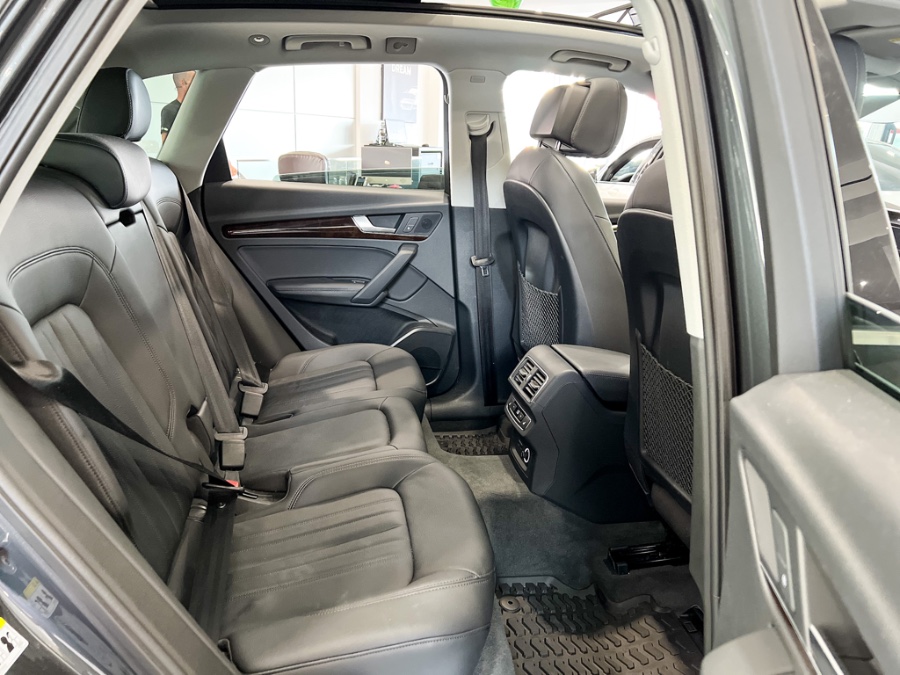 Used Audi Q5 Premium Plus 45 TFSI quattro 2019 | Luxury Motor Club. Franklin Square, New York Used Audi Q5 Premium Plus 45 TFSI quattro 2019 | Luxury Motor Club. Franklin Square, New York