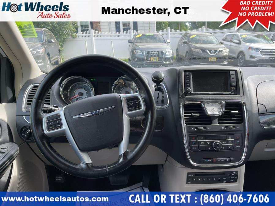 Used Chrysler Town & Country 4dr Wgn Touring-L 2011 | Hot Wheels Auto Sales LLC. Manchester, Connecticut Used Chrysler Town & Country 4dr Wgn Touring-L 2011 | Hot Wheels Auto Sales LLC. Manchester, Connecticut