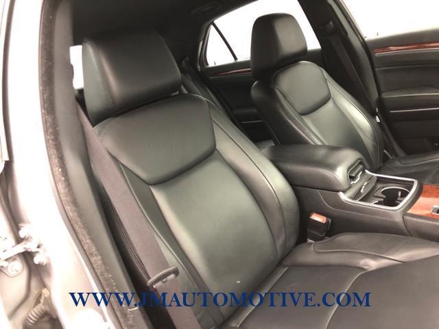 Used Chrysler 300 4dr Sdn AWD 2014 | J&M Automotive Sls&Svc LLC. Naugatuck, Connecticut Used Chrysler 300 4dr Sdn AWD 2014 | J&M Automotive Sls&Svc LLC. Naugatuck, Connecticut