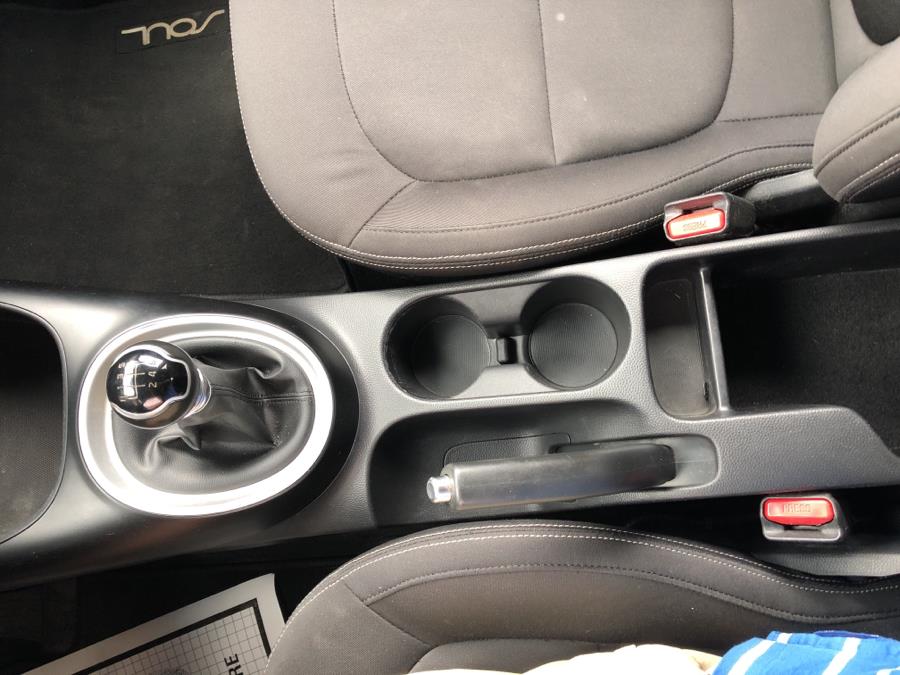 2015 Kia Soul 5dr Wgn Manual, available for sale in Waterbury, Connecticut | National Auto Brokers, Inc.. Waterbury, Connecticut 2015 Kia Soul 5dr Wgn Manual, available for sale in Waterbury, Connecticut | National Auto Brokers, Inc.. Waterbury, Connecticut