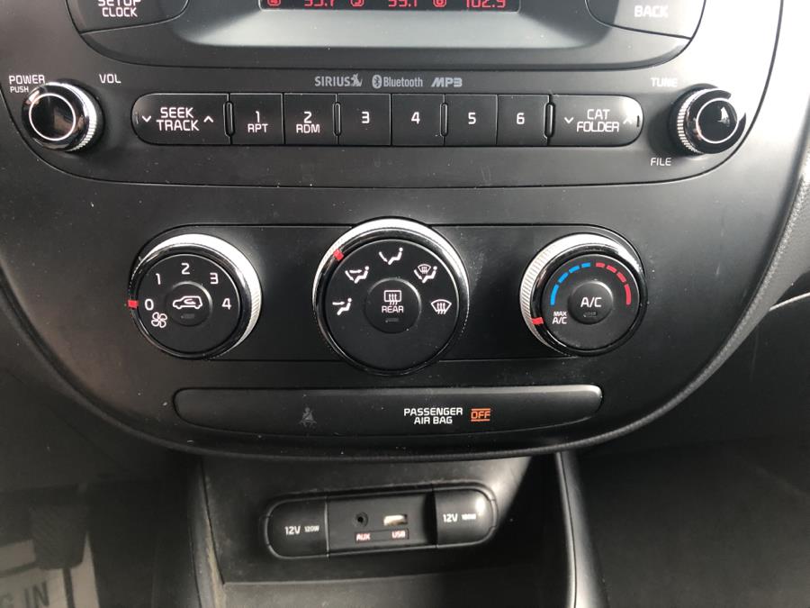 2015 Kia Soul 5dr Wgn Manual, available for sale in Waterbury, Connecticut | National Auto Brokers, Inc.. Waterbury, Connecticut 2015 Kia Soul 5dr Wgn Manual, available for sale in Waterbury, Connecticut | National Auto Brokers, Inc.. Waterbury, Connecticut