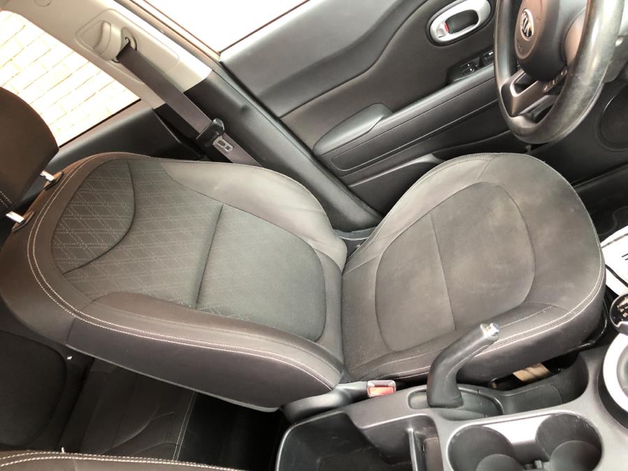 2015 Kia Soul 5dr Wgn Manual, available for sale in Waterbury, Connecticut | National Auto Brokers, Inc.. Waterbury, Connecticut 2015 Kia Soul 5dr Wgn Manual, available for sale in Waterbury, Connecticut | National Auto Brokers, Inc.. Waterbury, Connecticut