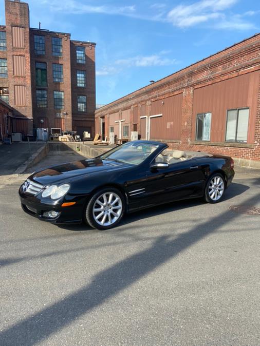 2007 Mercedes-Benz SL-Class 2dr Roadster 5.5L V8, available for sale in Wallingford, Connecticut | Vertucci Automotive Inc. Wallingford, Connecticut