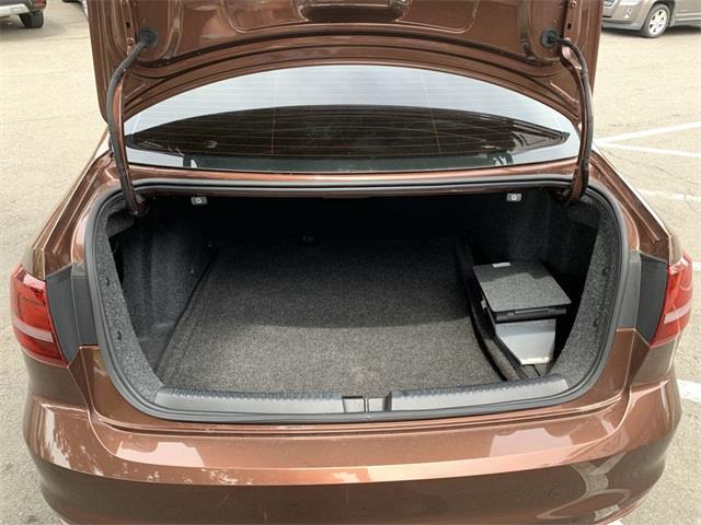 2016 Volkswagen Jetta 1.4T SE, available for sale in Stratford, Connecticut | Wiz Leasing Inc. Stratford, Connecticut 2016 Volkswagen Jetta 1.4T SE, available for sale in Stratford, Connecticut | Wiz Leasing Inc. Stratford, Connecticut