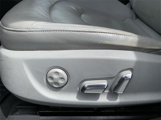 2013 Audi A4 2.0T Premium Plus, available for sale in Stratford, Connecticut | Wiz Leasing Inc. Stratford, Connecticut 2013 Audi A4 2.0T Premium Plus, available for sale in Stratford, Connecticut | Wiz Leasing Inc. Stratford, Connecticut