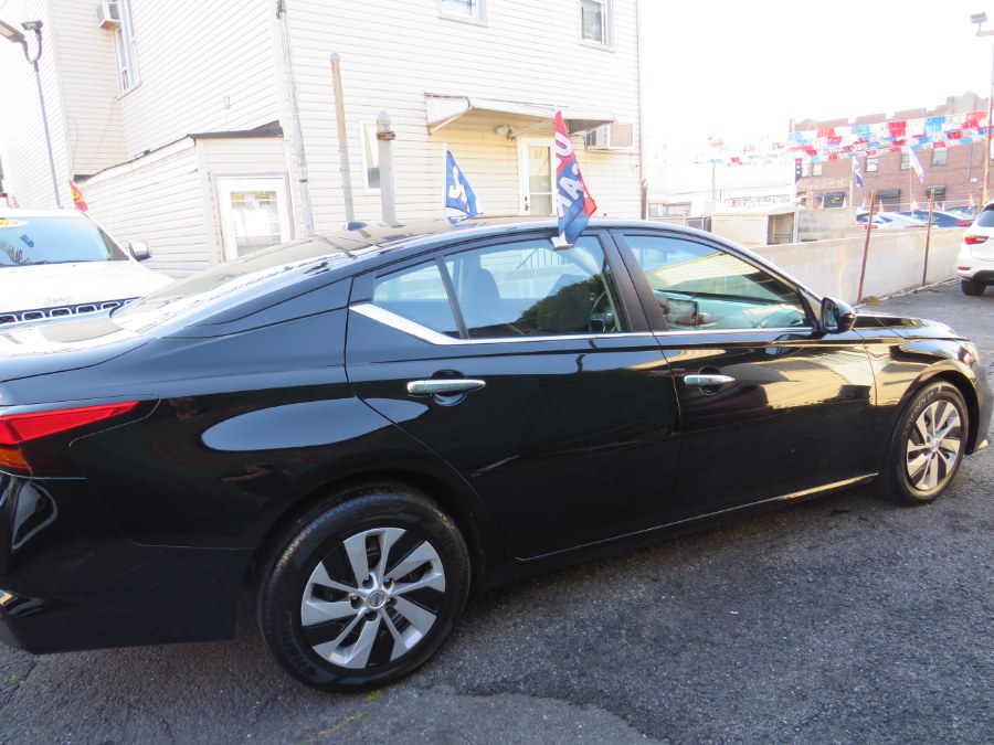 Used Nissan Altima 2.5 S Sedan 2020 | Road Masters II INC. Middle Village, New York Used Nissan Altima 2.5 S Sedan 2020 | Road Masters II INC. Middle Village, New York