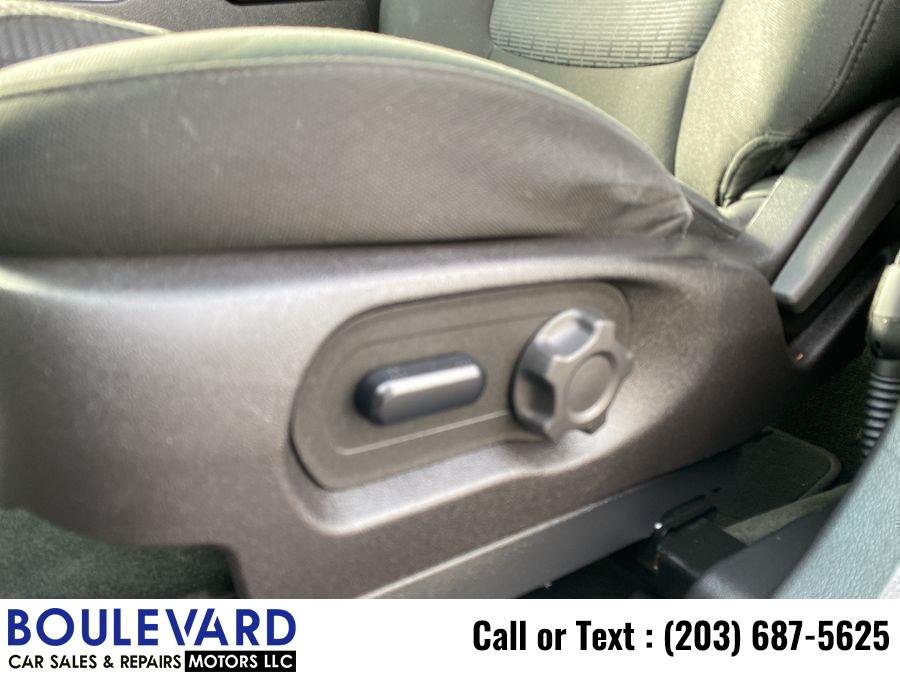 Used Ford Explorer XLT Sport Utility 4D 2014 | Boulevard Motors LLC. New Haven, Connecticut Used Ford Explorer XLT Sport Utility 4D 2014 | Boulevard Motors LLC. New Haven, Connecticut