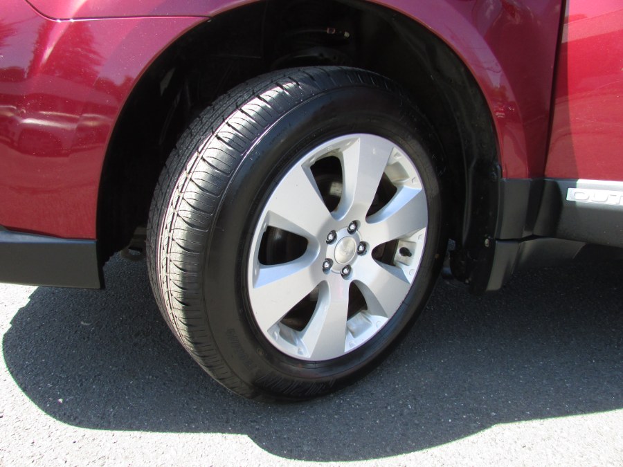 2012 Subaru Outback 4dr Wgn H4 Auto 2.5i Premium, available for sale in East Windsor, Connecticut | United Auto Sales of E Windsor, Inc. East Windsor, Connecticut 2012 Subaru Outback 4dr Wgn H4 Auto 2.5i Premium, available for sale in East Windsor, Connecticut | United Auto Sales of E Windsor, Inc. East Windsor, Connecticut
